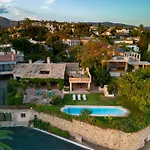 Character Filled Villa With Mature Garden