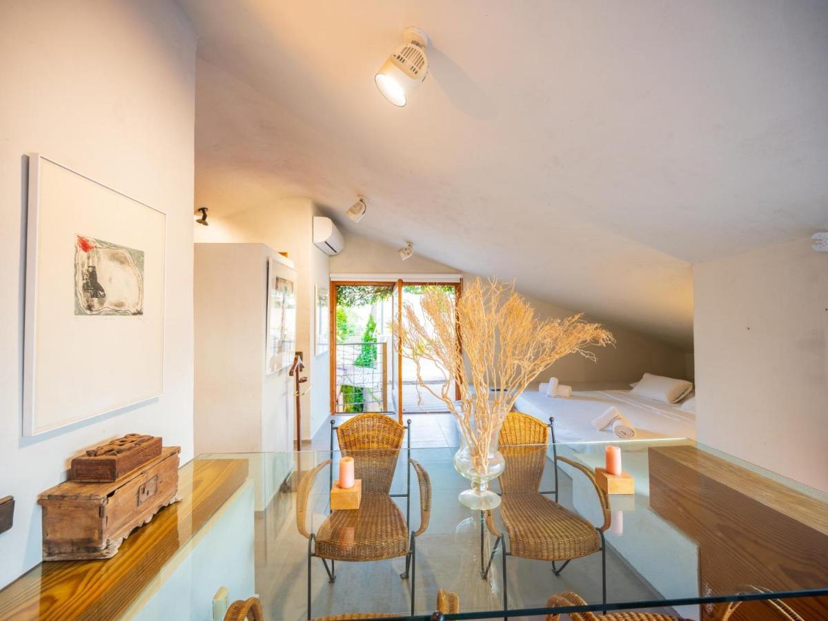 Character Filled With Mature Garden Holiday home