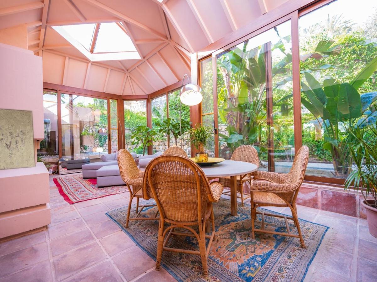 Character Filled With Mature Garden Holiday home *
