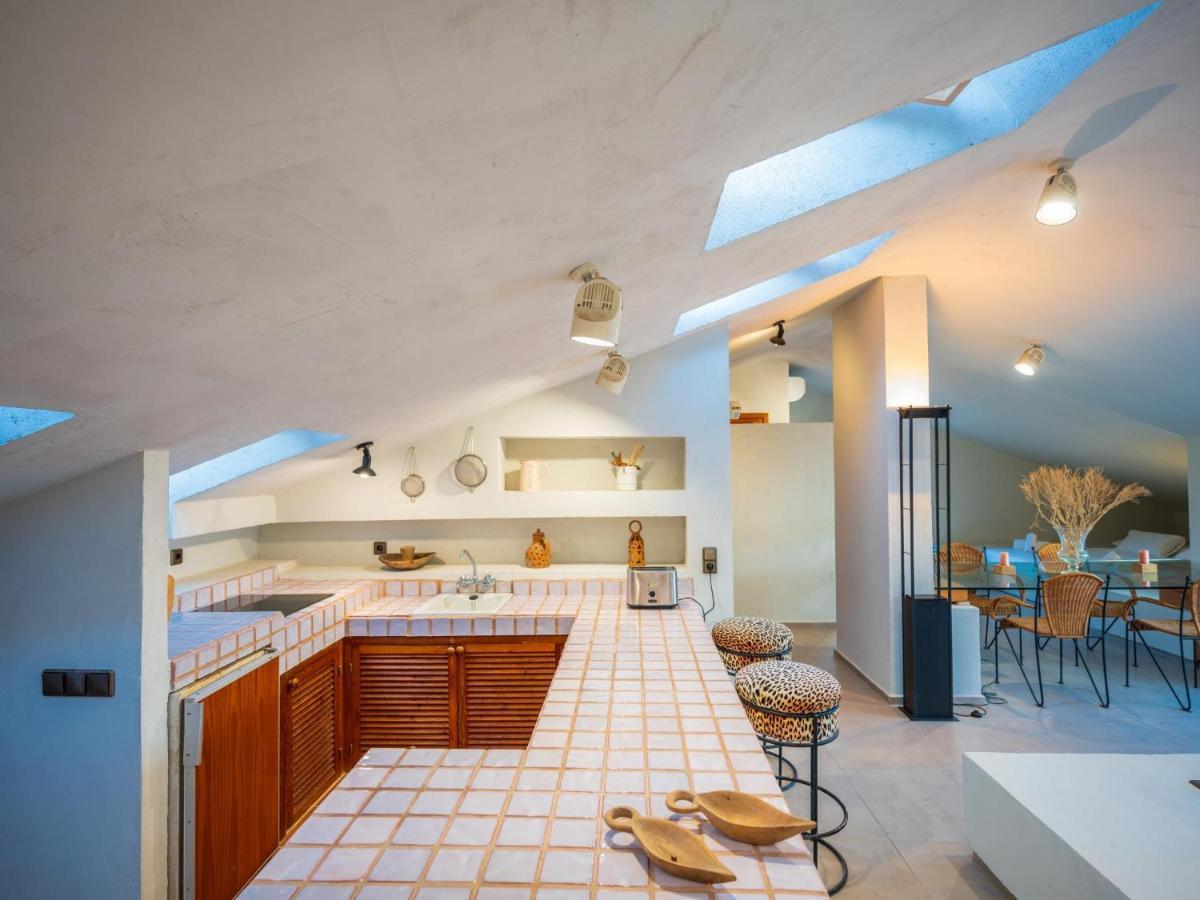 Character Filled With Mature Garden Holiday home *